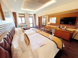 Aroma Beach Resort & Spa
