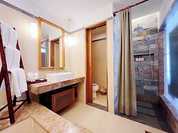 Aroma Beach Resort & Spa