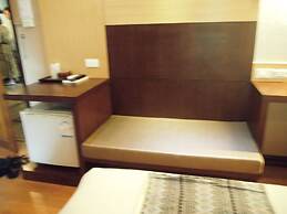 Baan Chalelarn Hotel