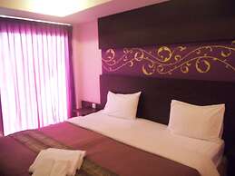 Baan Chalelarn Hotel