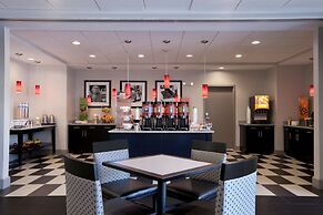 Hampton Inn & Suites Roanoke Airport