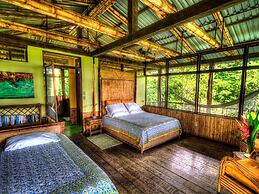 Iguana Lodge Beach Resort