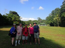 Iguana Lodge Beach Resort