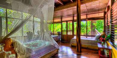 Iguana Lodge Beach Resort