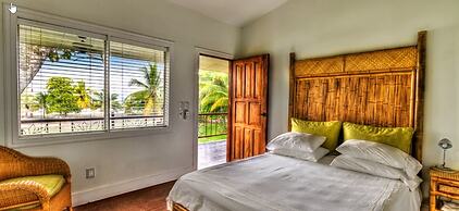 Iguana Lodge Beach Resort