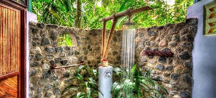 Iguana Lodge Beach Resort