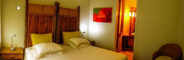 Iguana Lodge Beach Resort