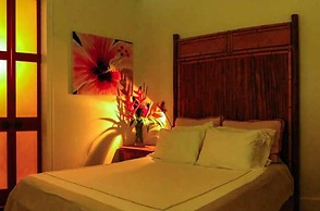 Iguana Lodge Beach Resort