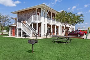 Topsail Shores Inn