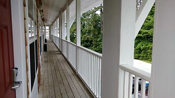 Topsail Shores Inn