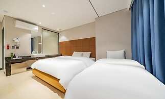 F HOTEL Yeongdeungpo