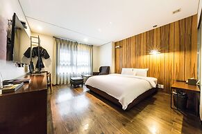 F HOTEL Yeongdeungpo