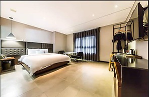 F HOTEL Yeongdeungpo