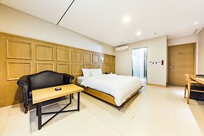F HOTEL Yeongdeungpo