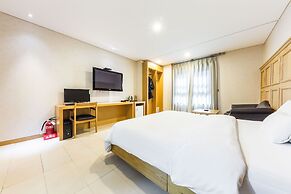 F HOTEL Yeongdeungpo