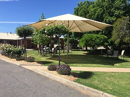 Wine Village Motor Inn