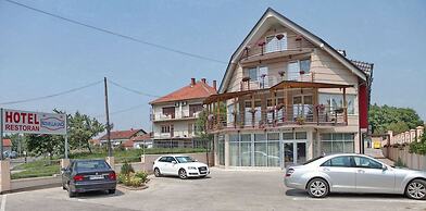 Hotel Novella Uno