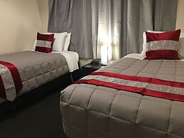 Colonial Lodge Motel