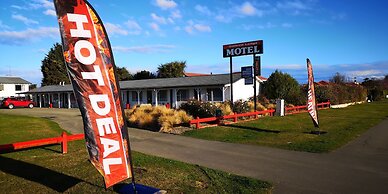 Colonial Lodge Motel