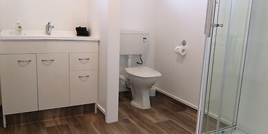 Colonial Lodge Motel