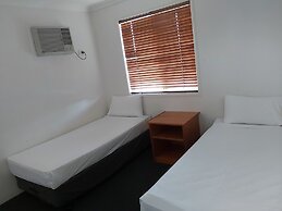 The Cosmopolitan Motel and Serviced Apartments