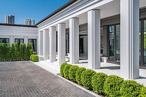 Manhattan Pattaya Hotel