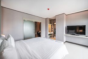 Manhattan Pattaya Hotel