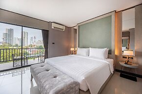 Manhattan Pattaya Hotel