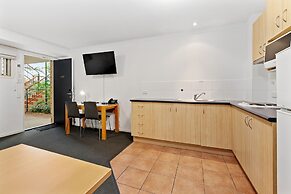 Browns Plains Motor Inn