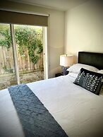 Captain's Retreat Apartments and Cottages