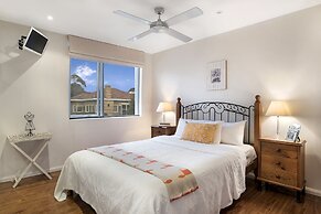 Captain's Retreat Apartments and Cottages