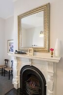 Captain's Retreat Apartments and Cottages