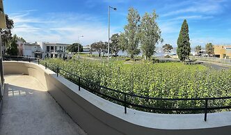 Captain's Retreat Apartments and Cottages