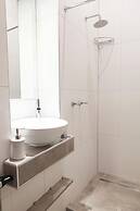 Captain's Retreat Apartments and Cottages