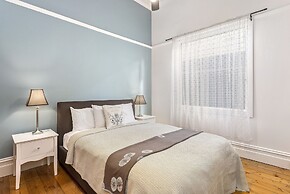 Captain's Retreat Apartments and Cottages