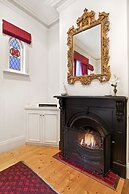 Captain's Retreat Apartments and Cottages