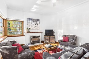 Captain's Retreat Apartments and Cottages