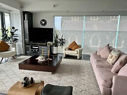 Captain's Retreat Apartments and Cottages