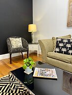 Captain's Retreat Apartments and Cottages