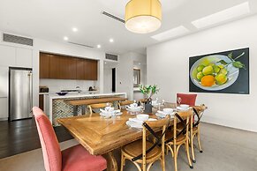 Captain's Retreat Apartments and Cottages