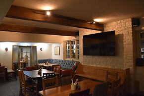 Three Horseshoes