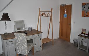 Three Horseshoes