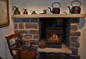 Three Horseshoes