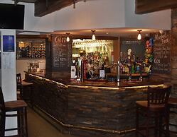 Three Horseshoes