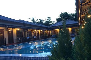 Makara Bungalows