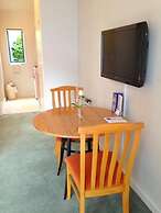 Bush Inn Court Motel