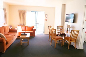 Bush Inn Court Motel