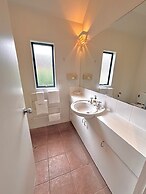 Bush Inn Court Motel