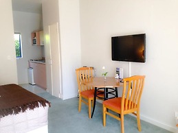 Bush Inn Court Motel