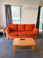 Bush Inn Court Motel